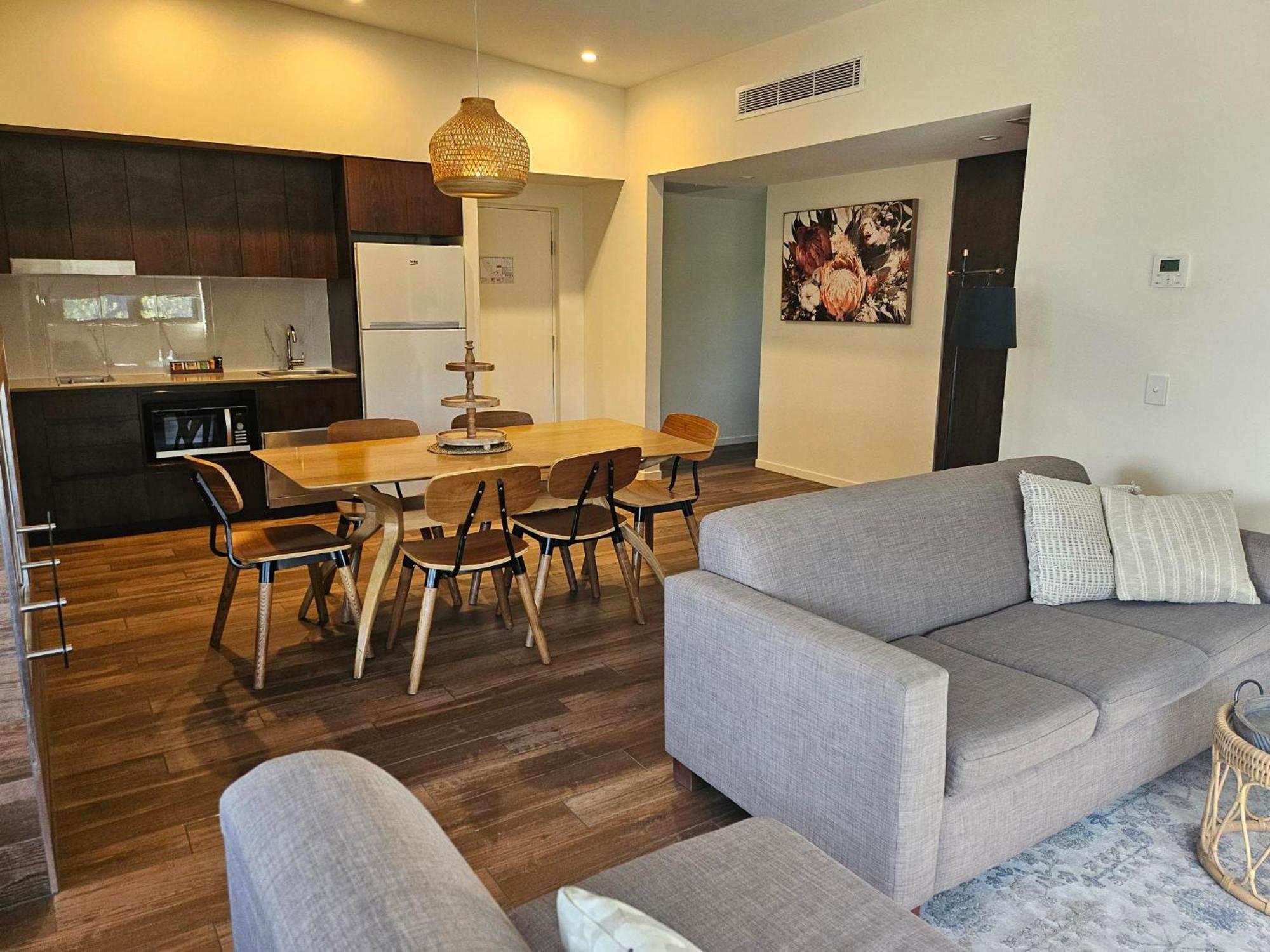 Altitude On Montville Exterior foto A typical apartment at the Village